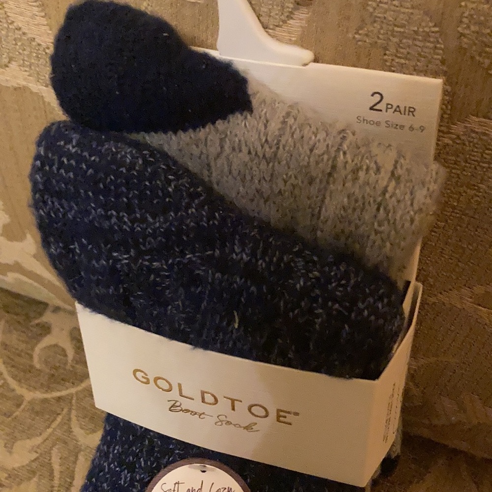 New in package Gold Toe 2-pack boot socks. - Picture 4 of 8